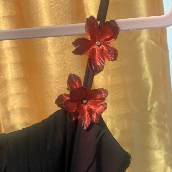 City triangles spaghetti strap dress. - Picture 4 of 4